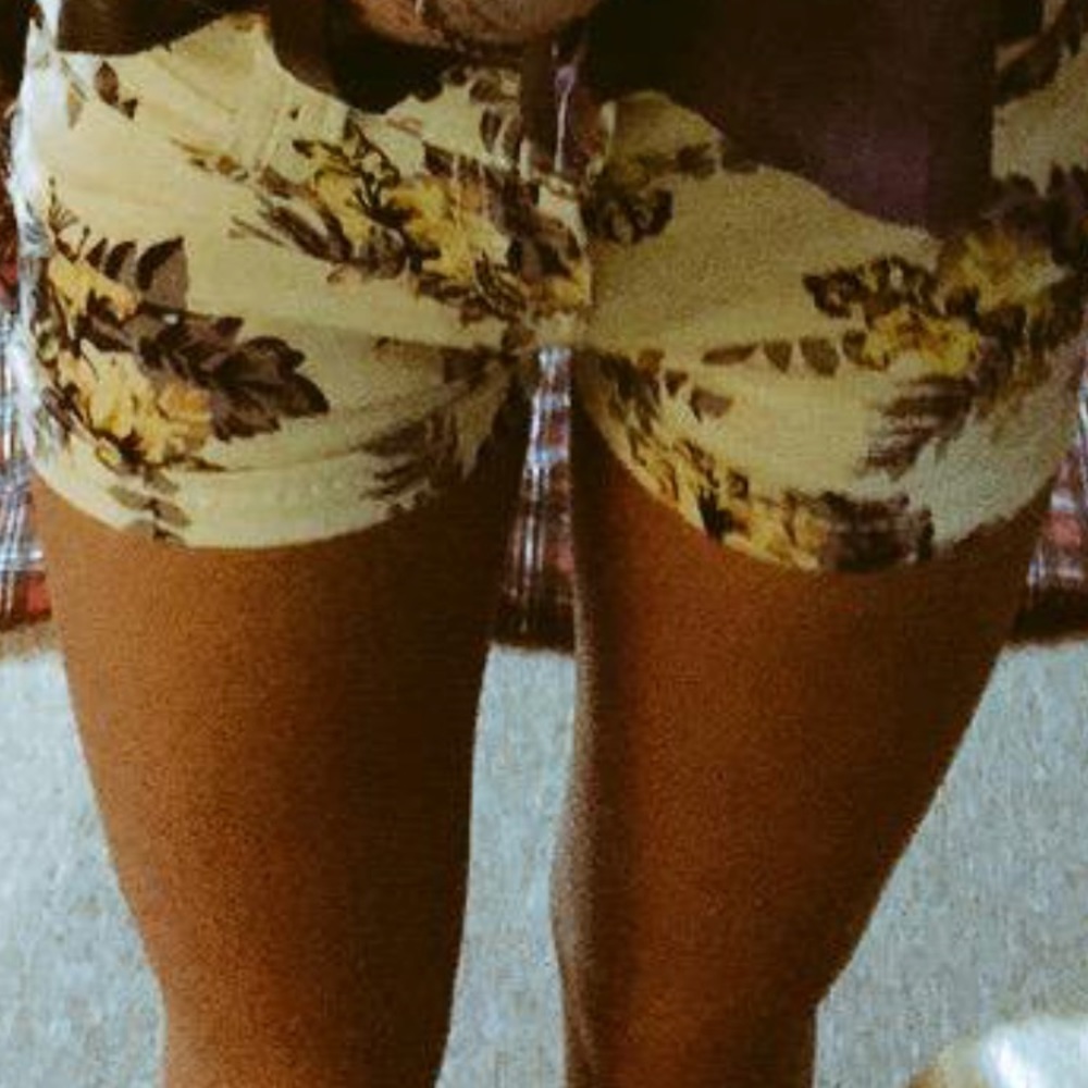 Floral shorts 🌺